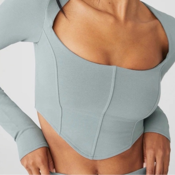 Alo Yoga Soft Sculpt Long Sleeve Corset Detail Crop Top Cosmic Gray Shelf Bra XS - Picture 5 of 9
